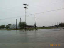 Beeville 2001 August 21 Flooding DCP_0743.JPG (187964 bytes)