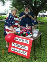 sBeeville TX  2001 July 4_9499s.jpg (72064 bytes)