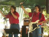 sBeeville TX  2001 July 4_9573.jpg (46144 bytes)